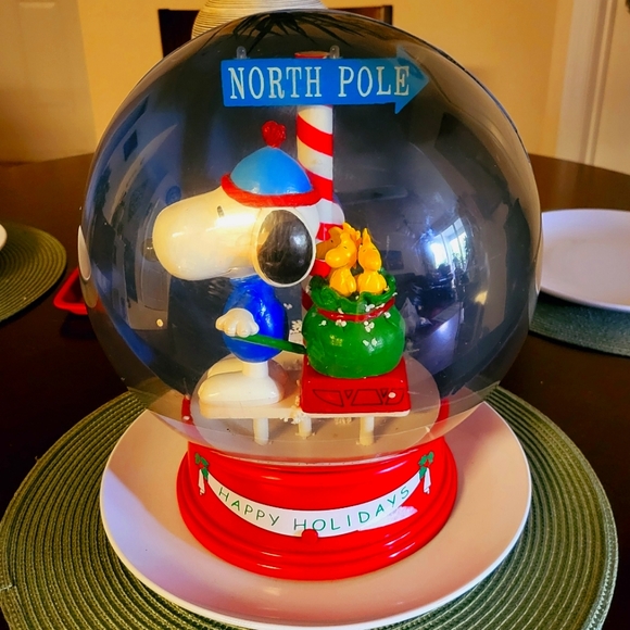 Snoopy - Picture 1 of 4